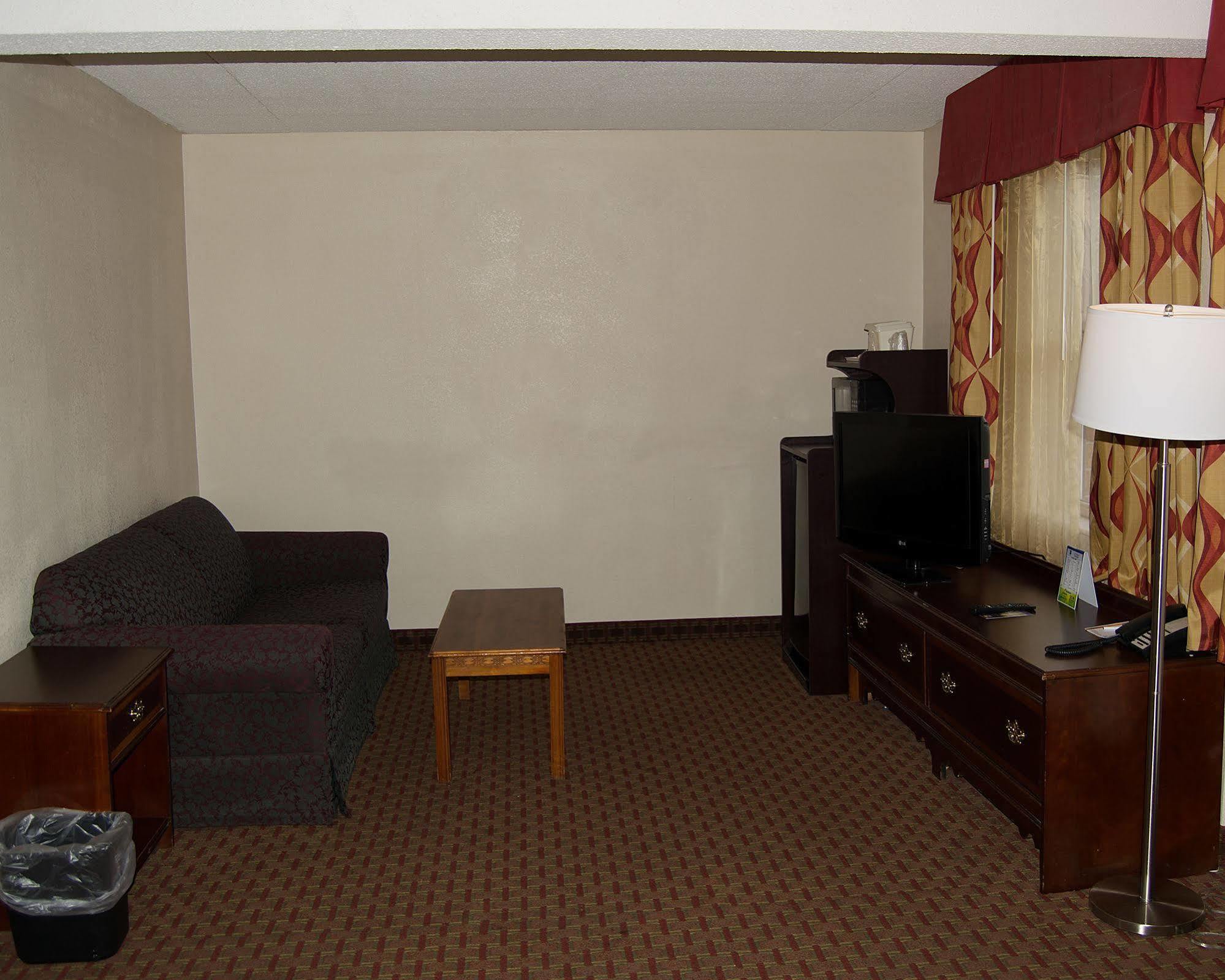 Quality Inn & Suites Lexington Near I-64 And I-81 Timber Ridge Exteriér fotografie