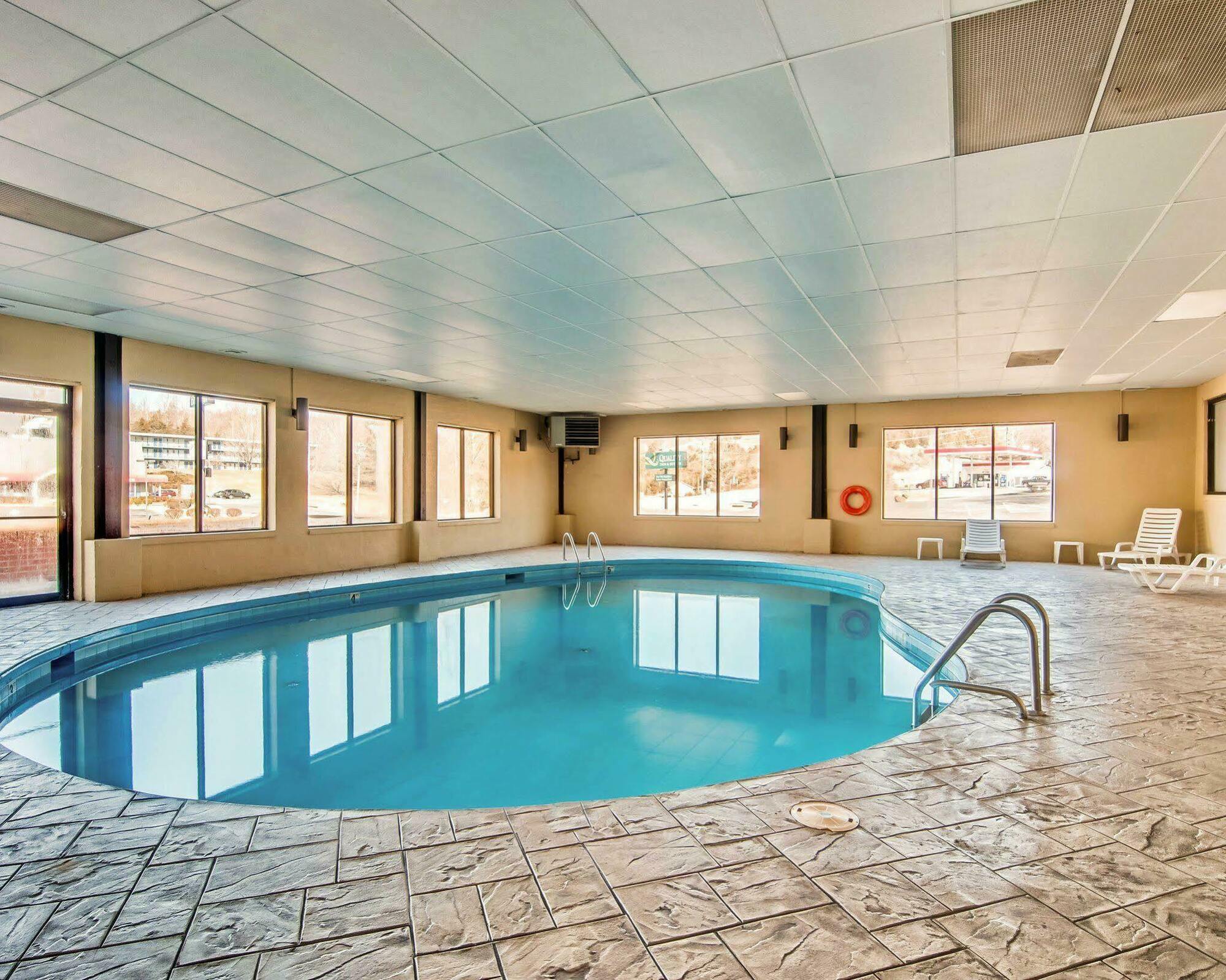 Quality Inn & Suites Lexington Near I-64 And I-81 Timber Ridge Exteriér fotografie